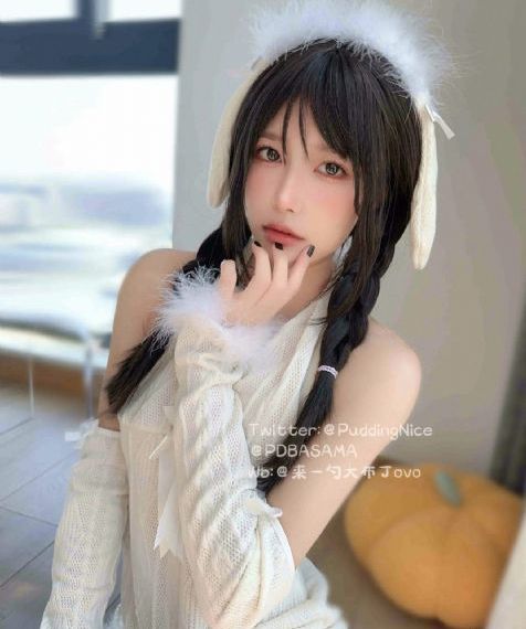 摸进她的内裤里疯狂揉她.视频