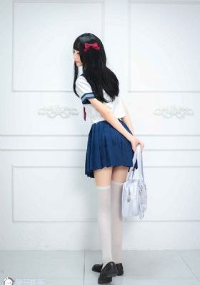 她房间里的云