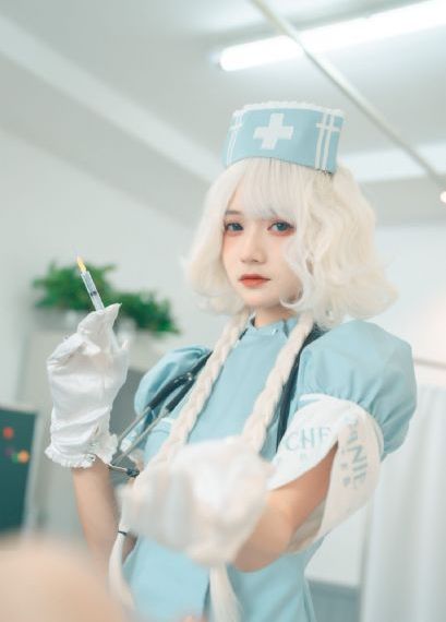 女兵人
